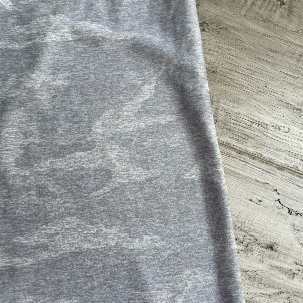 Vuori Clean Elevation Legging In Pale Heather Camo Gray Colorway High Rise M & L - Picture 10 of 13